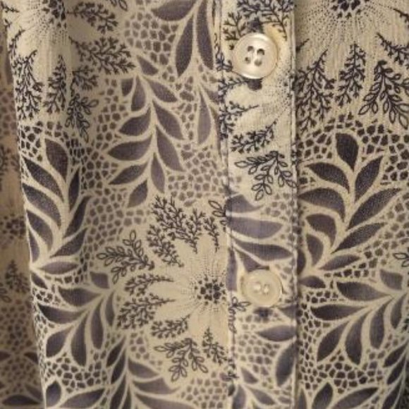 Chiffon button down long blouse NWT - Picture 2 of 6